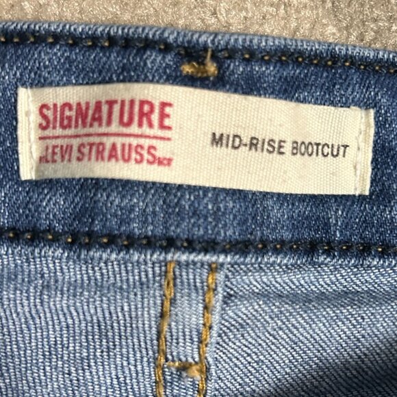 Signature By Levi Strauss Mid-Rise Bootcut Jeans Women's Size 14L - Picture 7 of 8